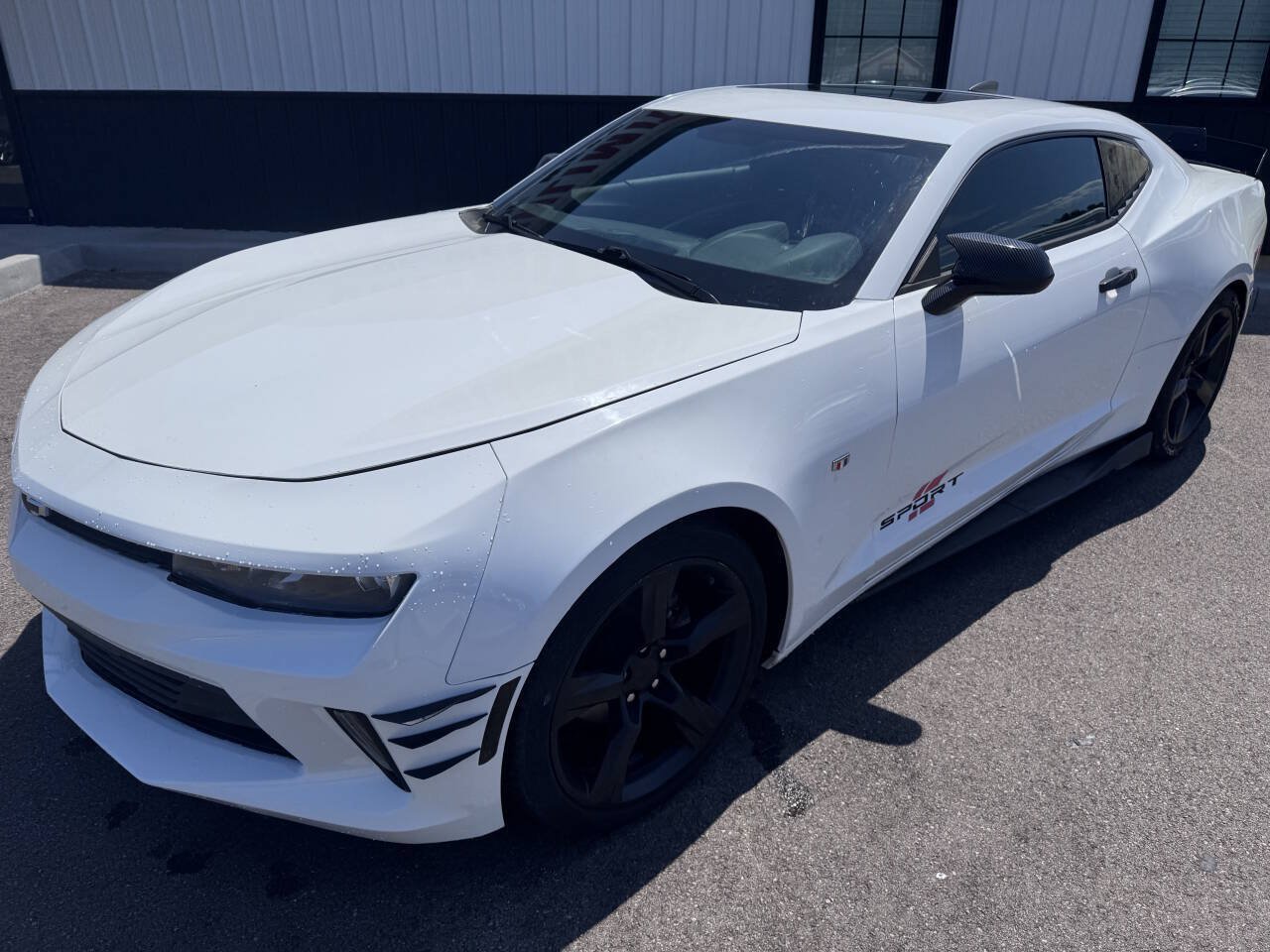 Used 2017 Chevrolet Camaro LT w/ Technology Package RWD image 9