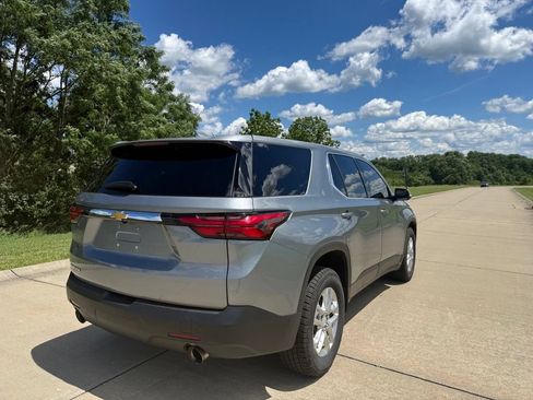Used 2023 Chevrolet Traverse LS w/ Safety Package FWD image 3