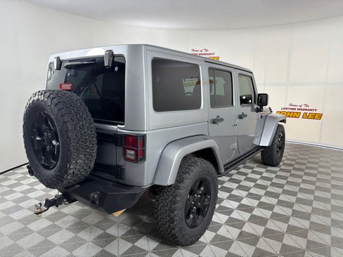 Used 2015 Jeep Wrangler Unlimited Sahara image 6