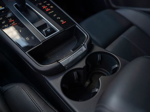 Certified 2026 Porsche Macan Turbo AWD/4WD image 16