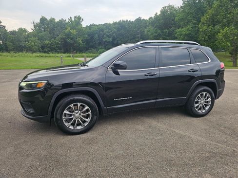 Used 2020 Jeep Cherokee Latitude Plus w/ Comfort/Convenience Group AWD/4WD image 10