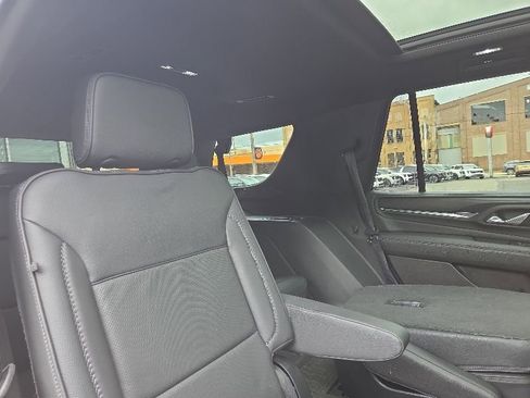 Used 2021 GMC Yukon Denali w/ Denali Premium Package AWD/4WD image 18