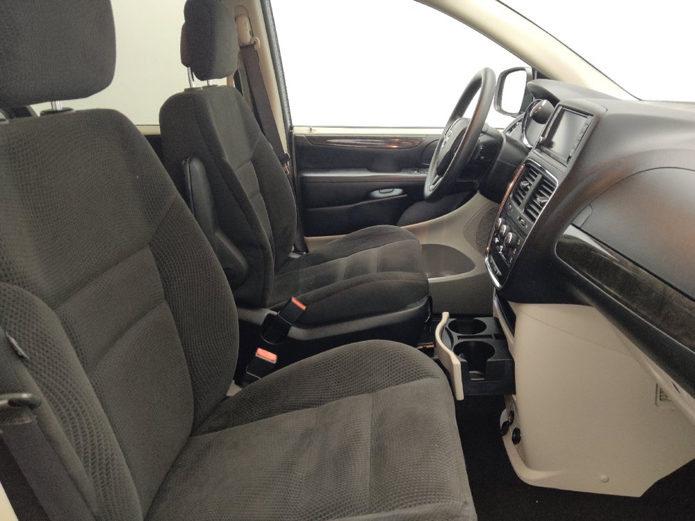 Used 2019 Dodge Grand Caravan SE FWD image 21