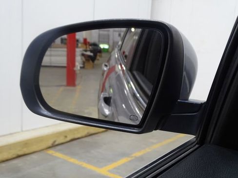 Used 2019 Jeep Cherokee Latitude w/ Popular Appearance Group FWD image 38