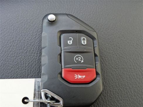 New 2025 Jeep Gladiator Mojave w/ Steel Bumper Group image 26