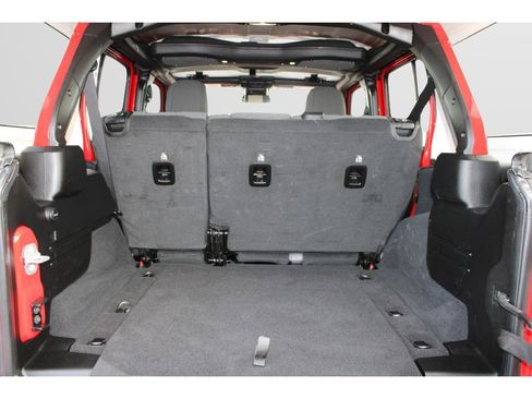 Used 2025 Jeep Wrangler Unlimited Rubicon image 22