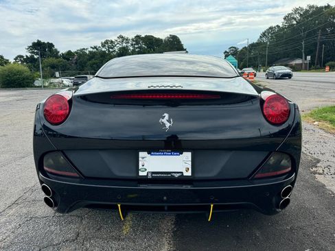 Used 2013 Ferrari California image 4