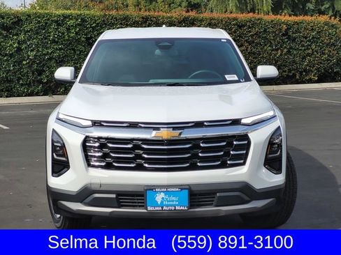 Used 2025 Chevrolet Equinox LT image 3