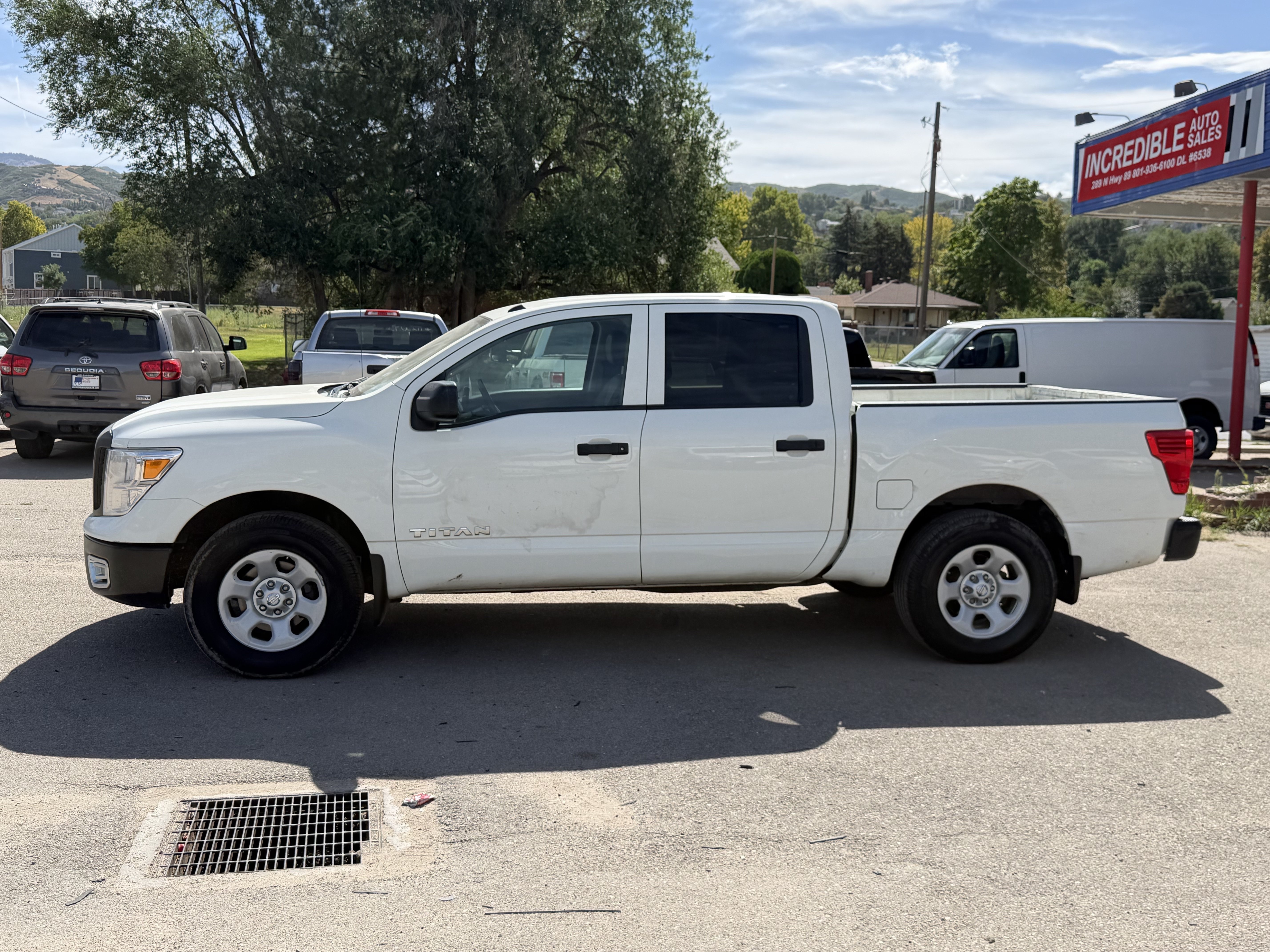 Used 2019 Nissan Titan S AWD/4WD image 3