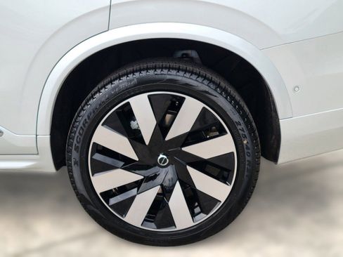 New 2024 Volvo XC90 T8 Plus w/ Protection Package Premier image 27