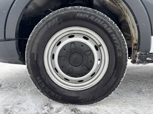 Used 2019 Ford Transit 250 T-250 130 Med Rf 9000 GVWR Sl w/ Interior Upgrade Package image 13