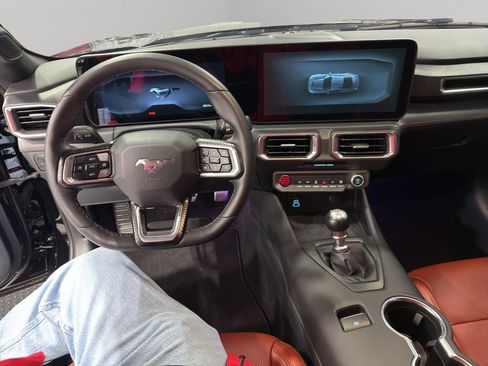 Used 2025 Ford Mustang GT Premium image 17