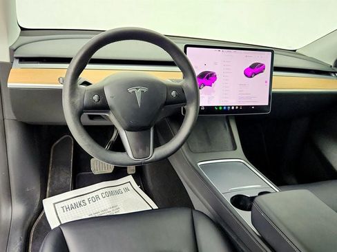 Used 2023 Tesla Model Y Long Range AWD/4WD image 11
