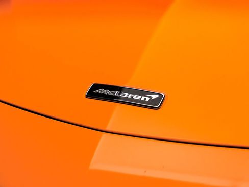 Used 2020 McLaren 600LT Spider RWD image 22