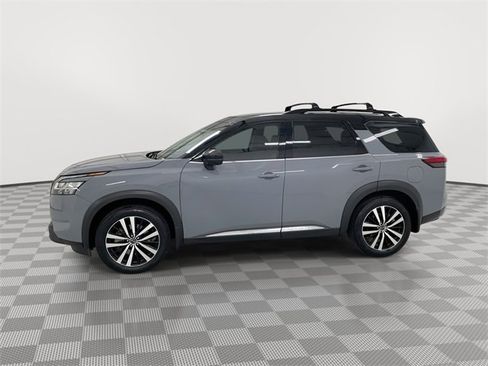 Used 2024 Nissan Pathfinder Platinum w/ Black Appearance Package image 6
