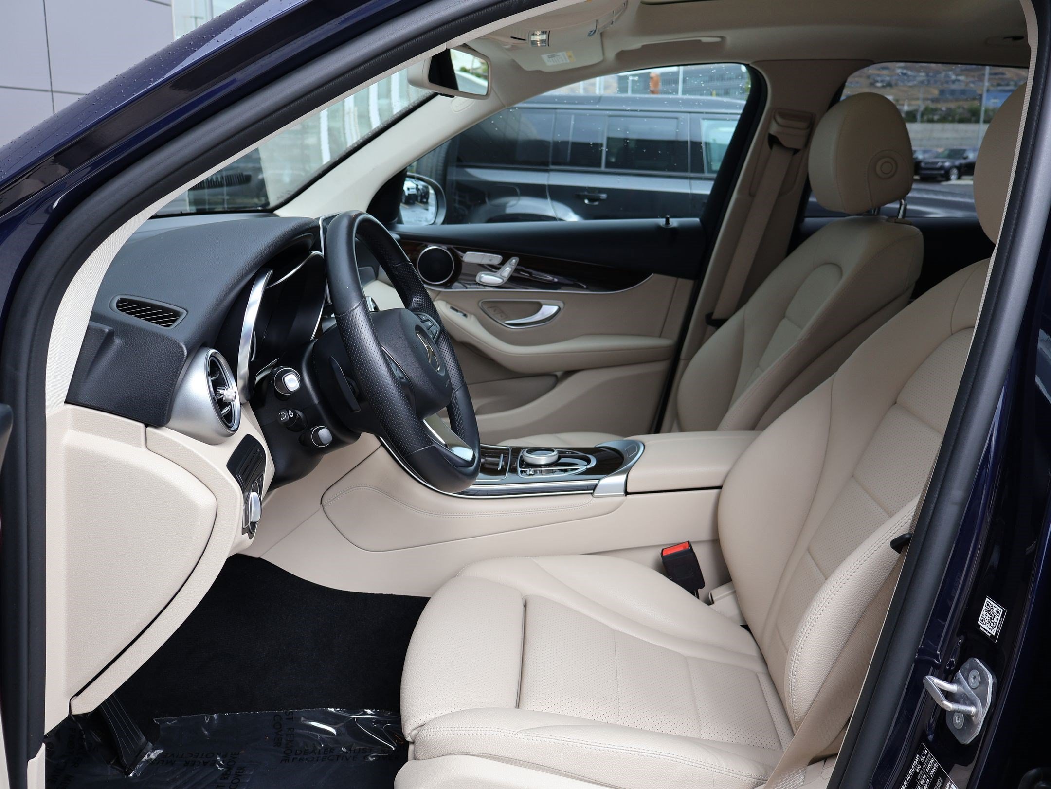 Used 2019 Mercedes-Benz GLC 300 4MATIC image 16