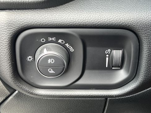 Used 2024 RAM 3500 Big Horn AWD/4WD image 28