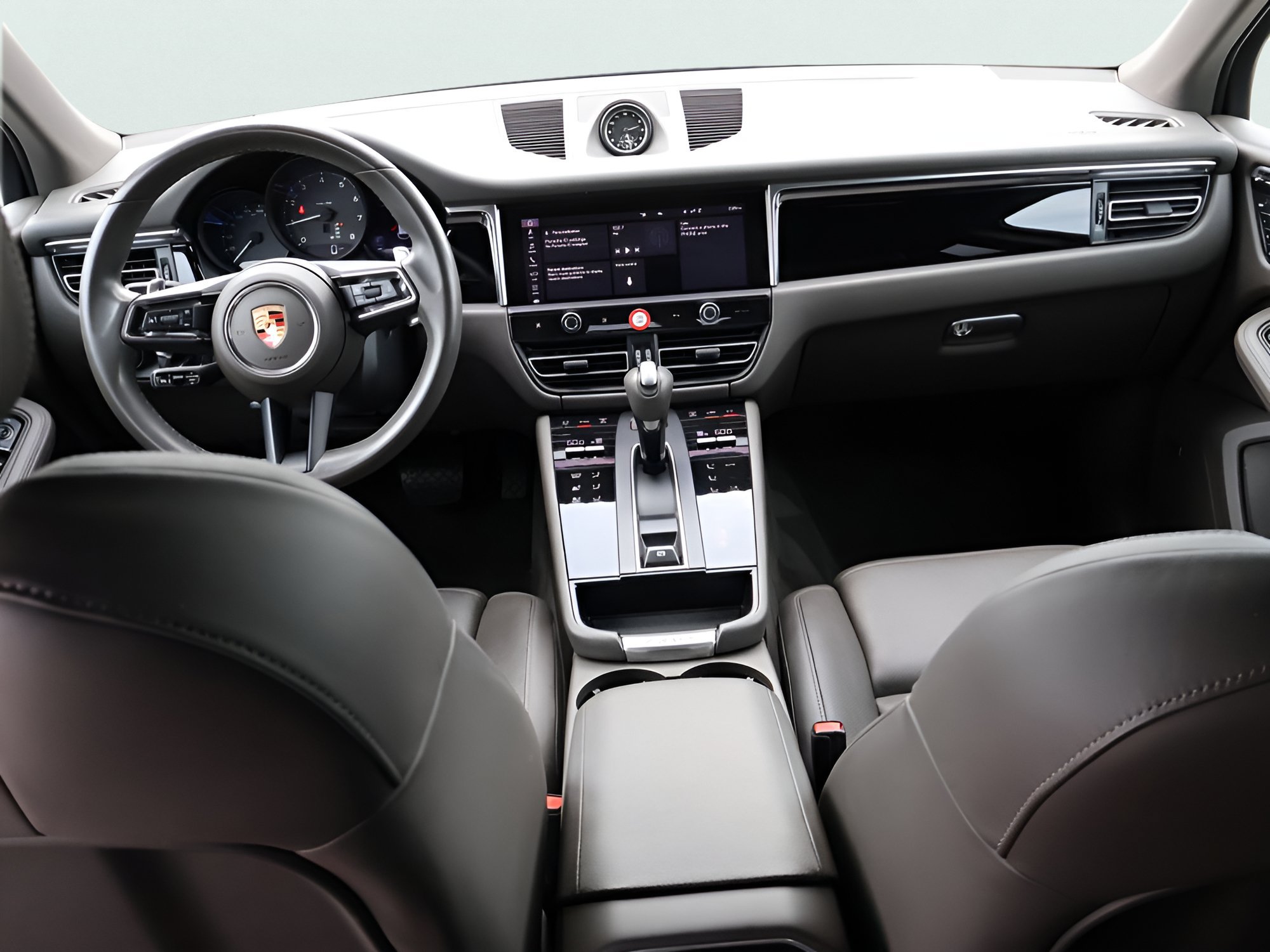Certified 2024 Porsche Macan AWD/4WD image 19