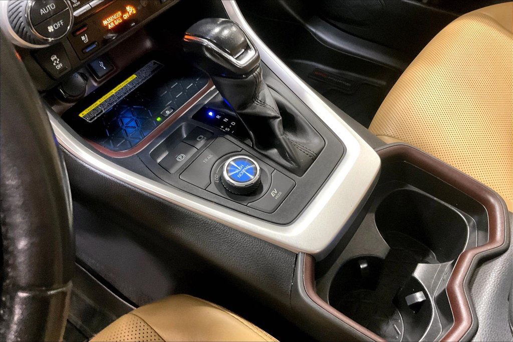 Used 2020 Toyota RAV4 Limited AWD/4WD image 19