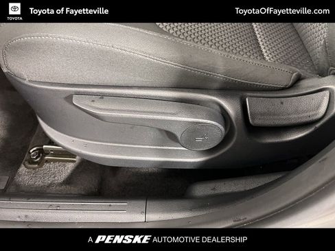 Used 2025 Kia Sportage LX image 20