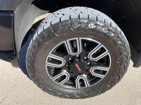 Used 2022 GMC Sierra 2500 AT4 image 13