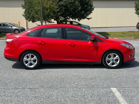 Used 2014 Ford Focus SE FWD image 8