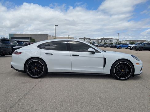 Used 2018 Porsche Panamera 4S w/ Premium Package Plus image 3