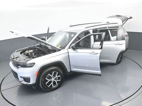 Used 2025 Jeep Grand Cherokee L Limited RWD image 65