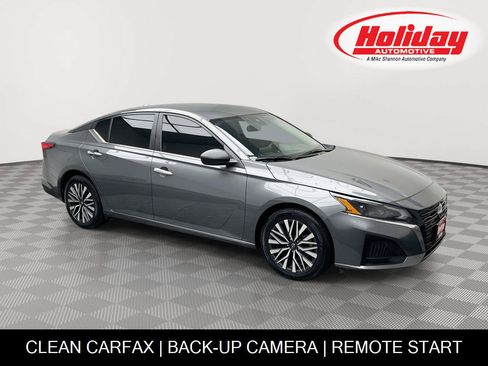 Used 2025 Nissan Altima 2.5 SV FWD image 1