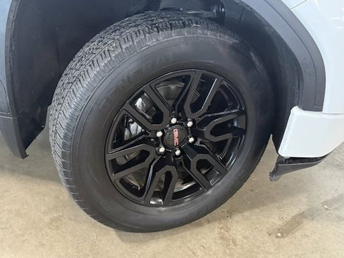 Used 2020 GMC Sierra 1500 Elevation w/ Elevation Value Package image 18