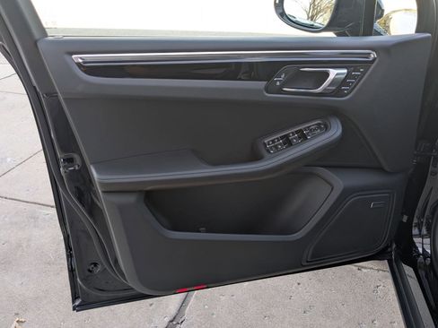 New 2026 Porsche Macan image 13