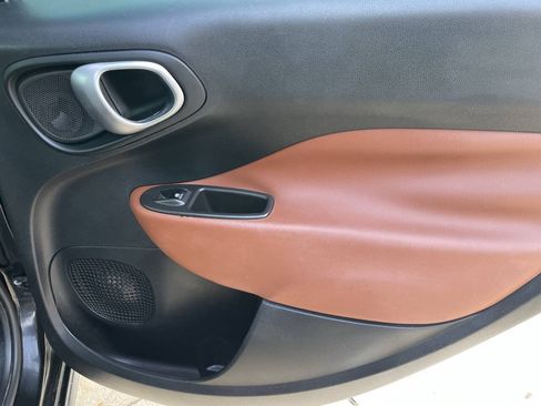Used 2015 FIAT 500L Trekking FWD image 26