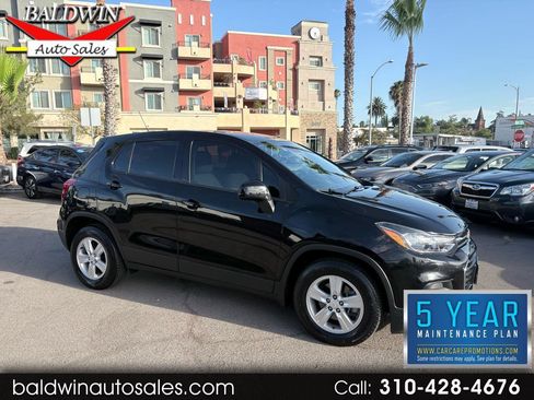 Used 2020 Chevrolet Trax LS FWD image 1