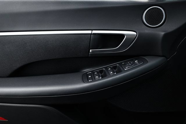 Certified 2025 Hyundai Sonata SE FWD image 14
