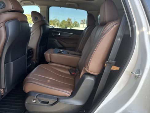 Used 2023 Acura MDX SH-AWD w/ Advance Package image 32