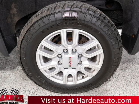 Used 2023 GMC Sierra 2500 SLT w/ SLT Preferred Package AWD/4WD image 10