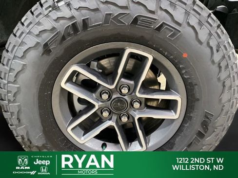 New 2026 Jeep Gladiator Mojave w/ Technology Group AWD/4WD image 16