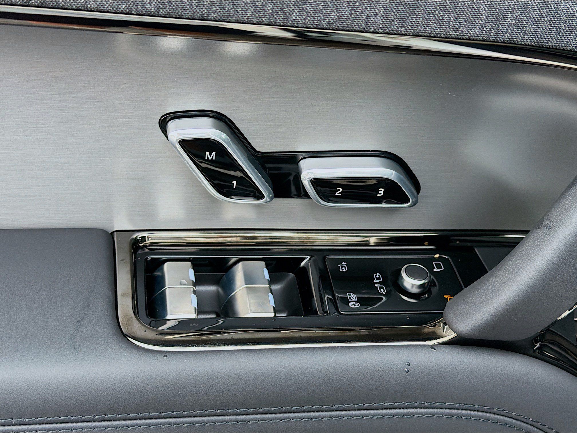 New 2026 Land Rover Range Rover Sport SE AWD/4WD image 24