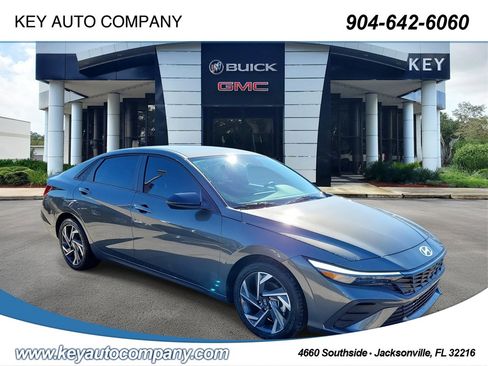 Certified 2025 Hyundai Elantra Sport image 1