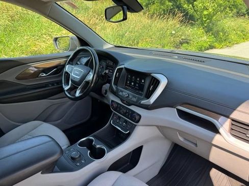 Used 2018 GMC Terrain SLE w/ Driver Convenience Package FWD image 19