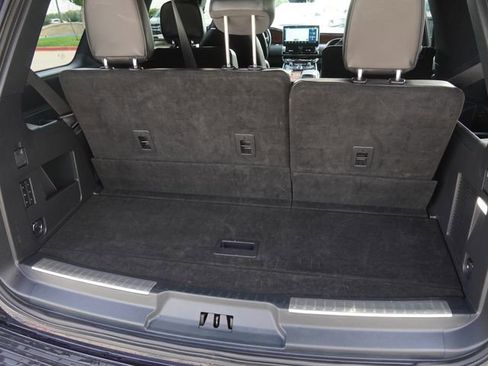 Used 2023 Lincoln Navigator Reserve AWD/4WD image 13