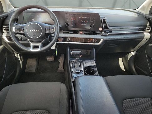 Used 2023 Kia Sportage LX image 9