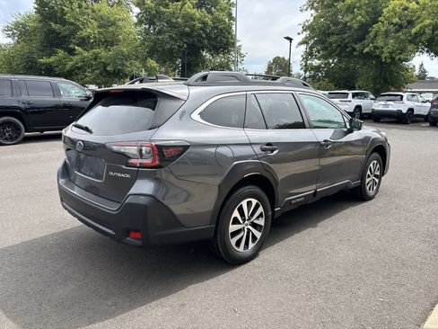 Used 2023 Subaru Outback Premium AWD/4WD image 4