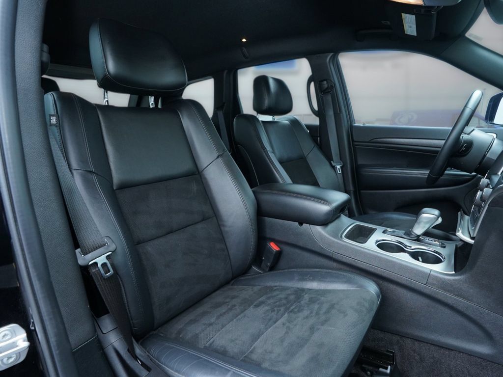 Used 2018 Jeep Grand Cherokee Altitude AWD/4WD image 31