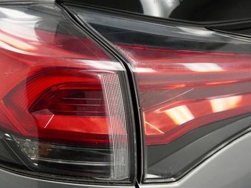 Used 2017 Toyota RAV4 SE image 37