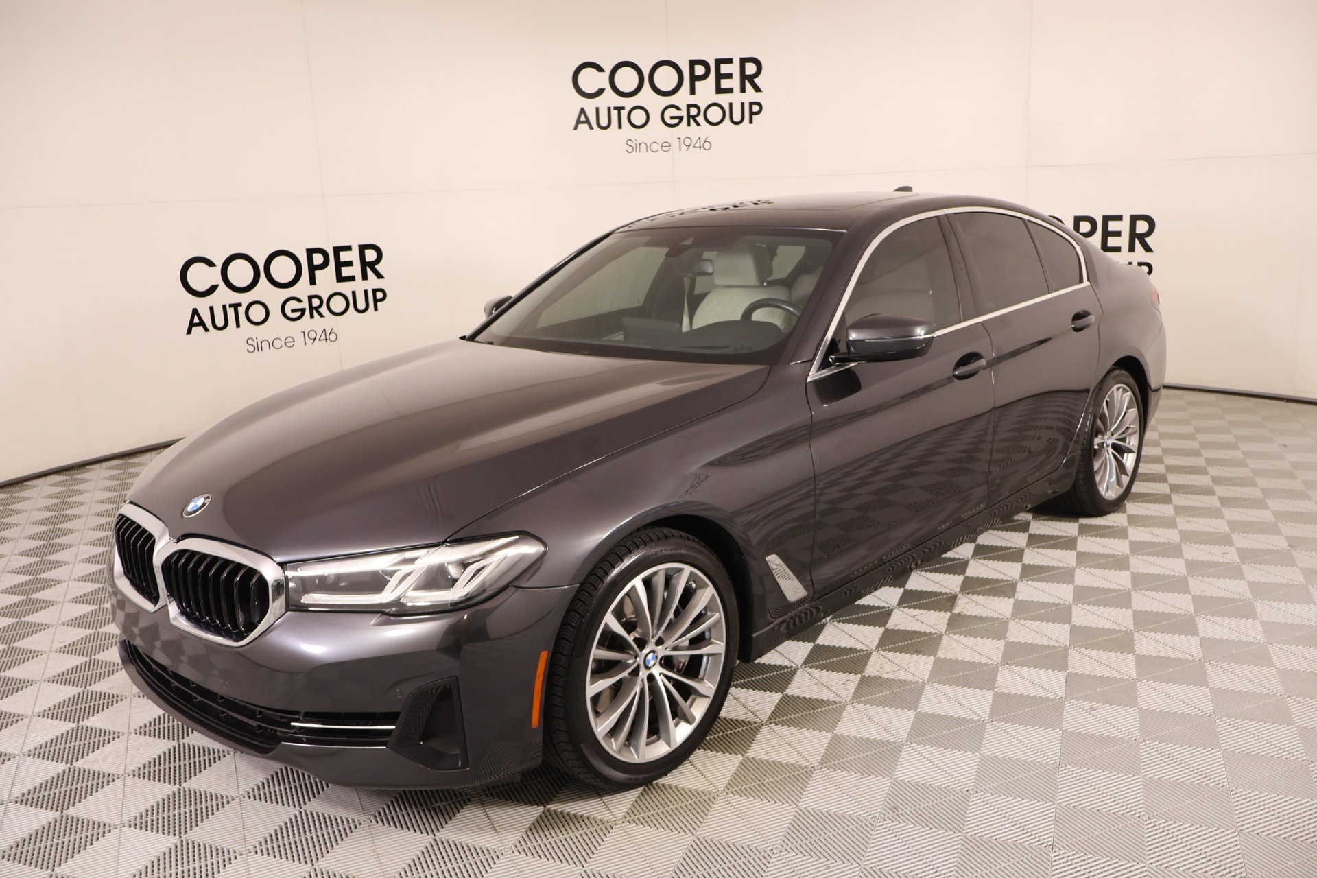 Used 2022 BMW 540i xDrive w/ Executive Package AWD/4WD image 10