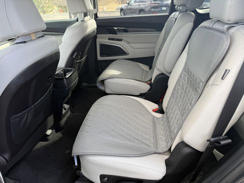 Used 2023 Kia Telluride SX image 10