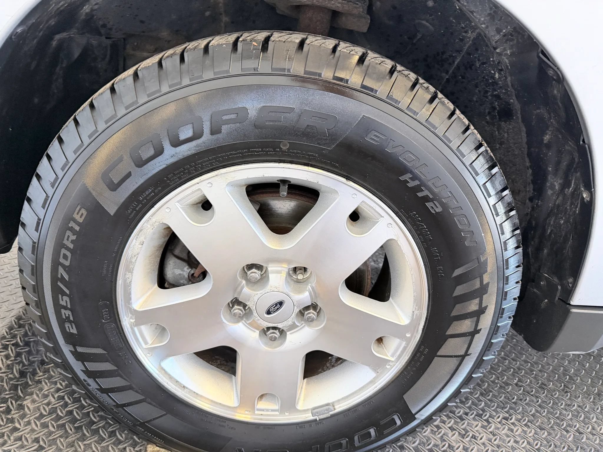 Used 2010 Ford Escape XLS FWD image 40