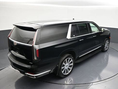 Used 2022 Cadillac Escalade ESV Premium Luxury Platinum w/ Heavy-Duty Trailer Package AWD/4WD image 17