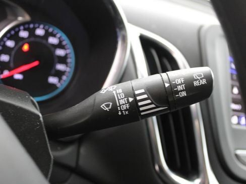 Used 2023 Chevrolet Equinox LT image 23